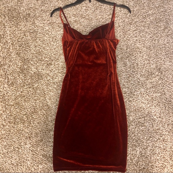 Velvet Auburn Party Dress - Picture 3 of 3